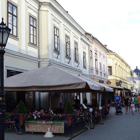 Magdalena Apartman Eger Luaran gambar
